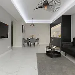 Luxurious Unique Tower With Skyline By Renters Prestige * Warszawa