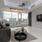 Luxurious Unique Tower With Skyline By Renters Prestige Apartament