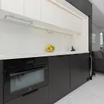 Luxurious Unique Tower With Skyline By Renters Prestige Apartament *