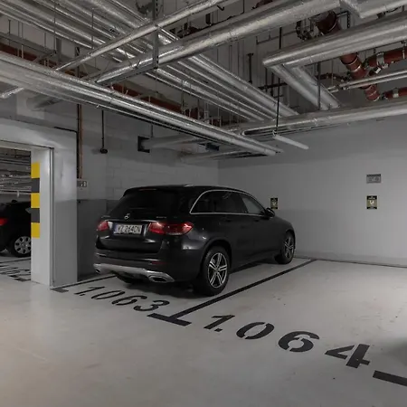 Luxurious Unique Tower With Skyline By Renters Prestige