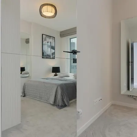 Apartamento Luxurious Unique Tower With Skyline By Renters Prestige *