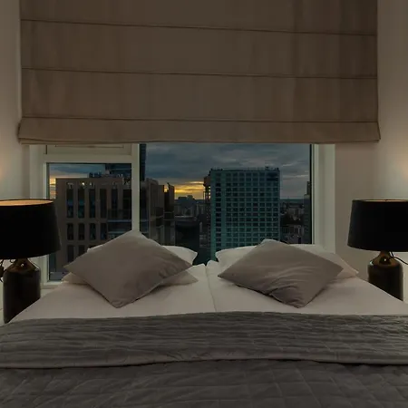 Unique Tower Lux Residence City Skyline By Renters Prestige Apartmán *