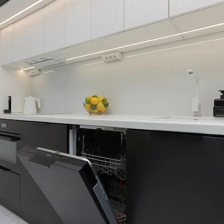 Luxurious Unique Tower With Skyline By Renters Prestige