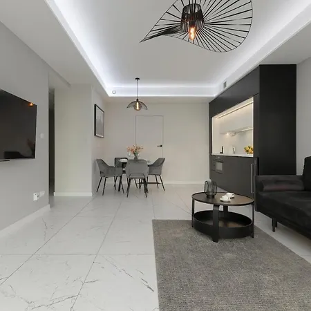 Unique Tower Lux Residence City Skyline By Renters Prestige * Varšava