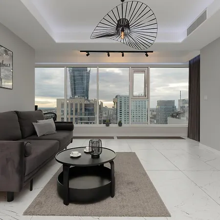 Apartamento Luxurious Unique Tower With Skyline By Renters Prestige