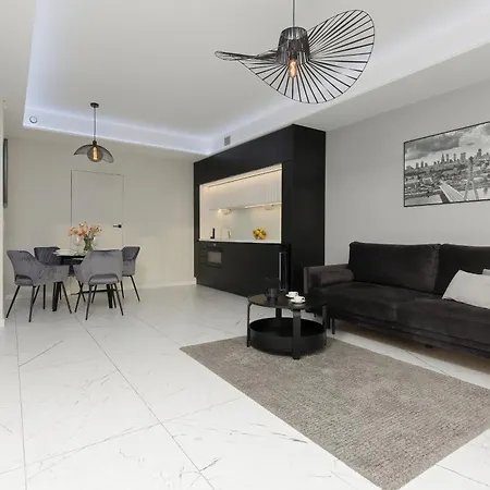 Daire Luxurious Unique Tower With Skyline By Renters Prestige Varşova