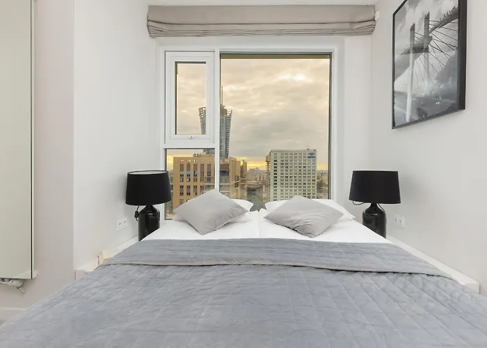 Luxurious Unique Tower With Skyline By Renters Prestige *