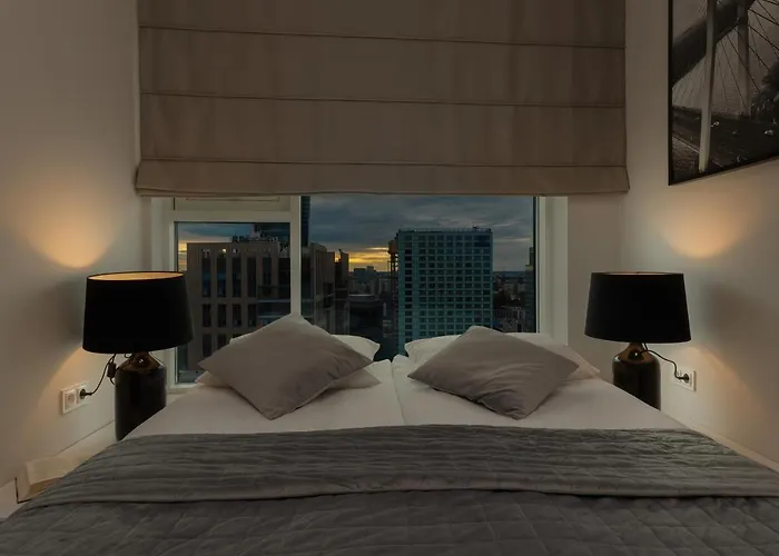 Luxurious Unique Tower With Skyline By Renters Prestige شقة *