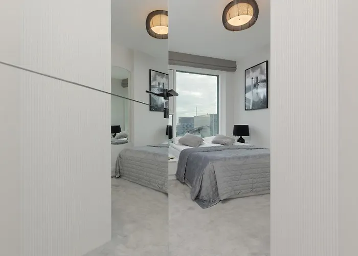 Luxurious Unique Tower With Skyline By Renters Prestige * وارسو