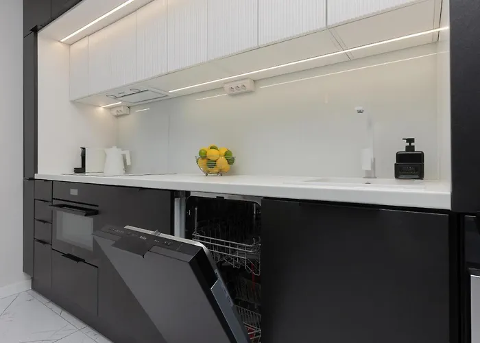 Luxurious Unique Tower With Skyline By Renters Prestige