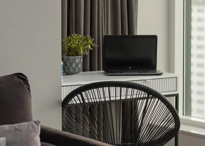 Luxurious Unique Tower With Skyline By Renters Prestige * وارسو