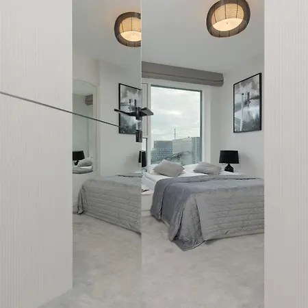 Luxurious Unique Tower With Skyline By Renters Prestige * Warschau
