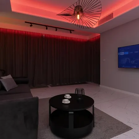 Luxurious Unique Tower With Skyline By Renters Prestige *